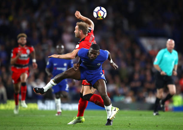 赫伊森被视 赫伊森被视