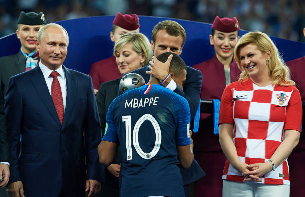 一支更具深 一支更具深